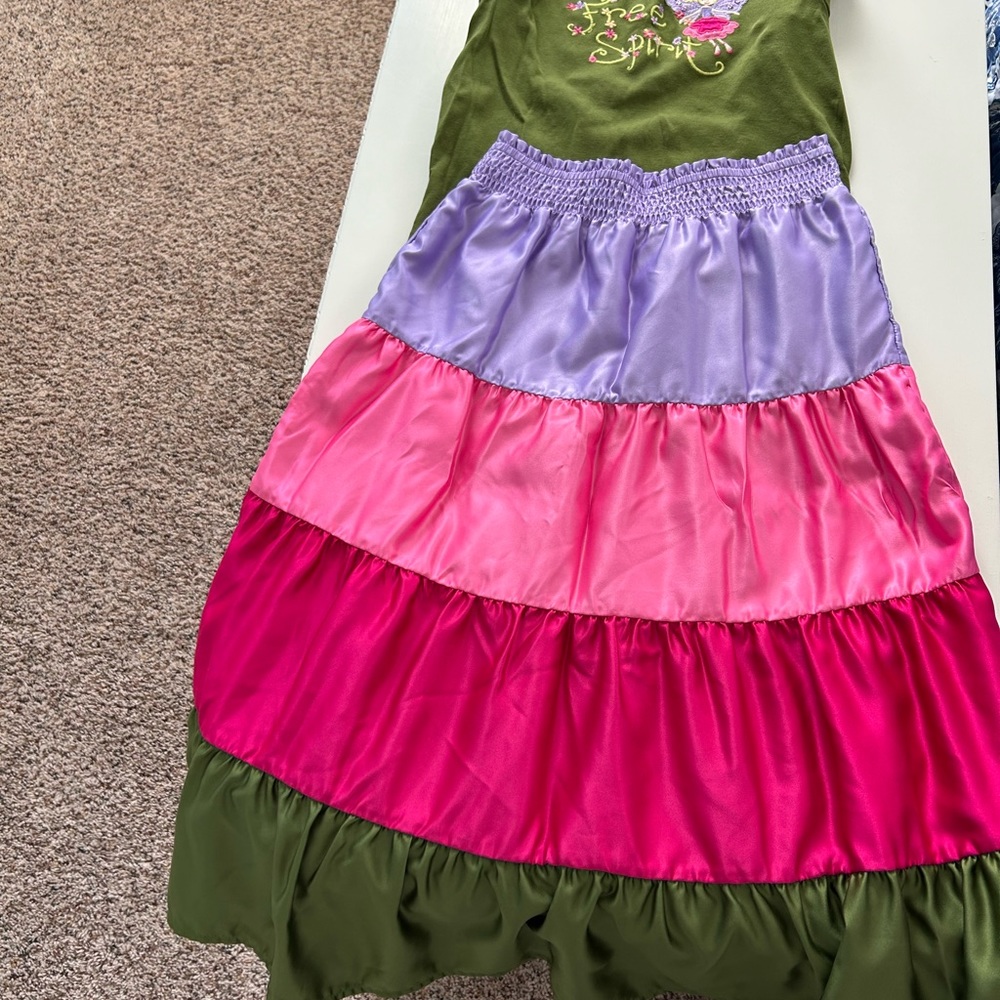 Gymboree matching shirt and skirt